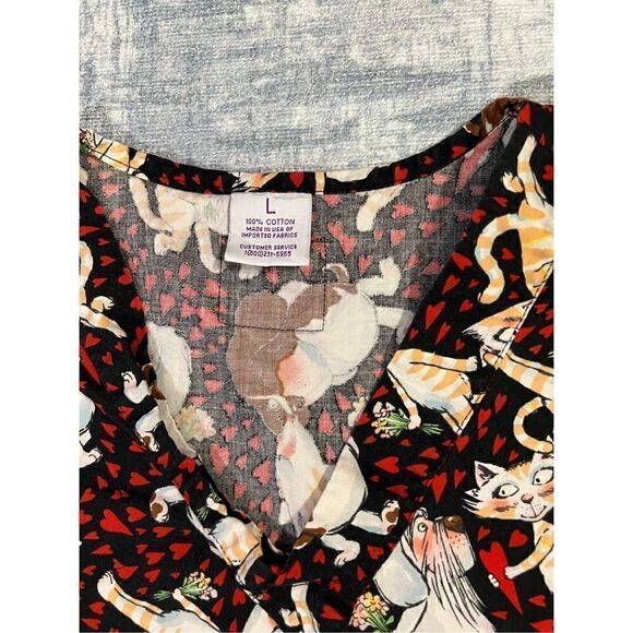 SCRUBS Dog Cat Heart Love Scrub Top Large - Picture 3 of 6
